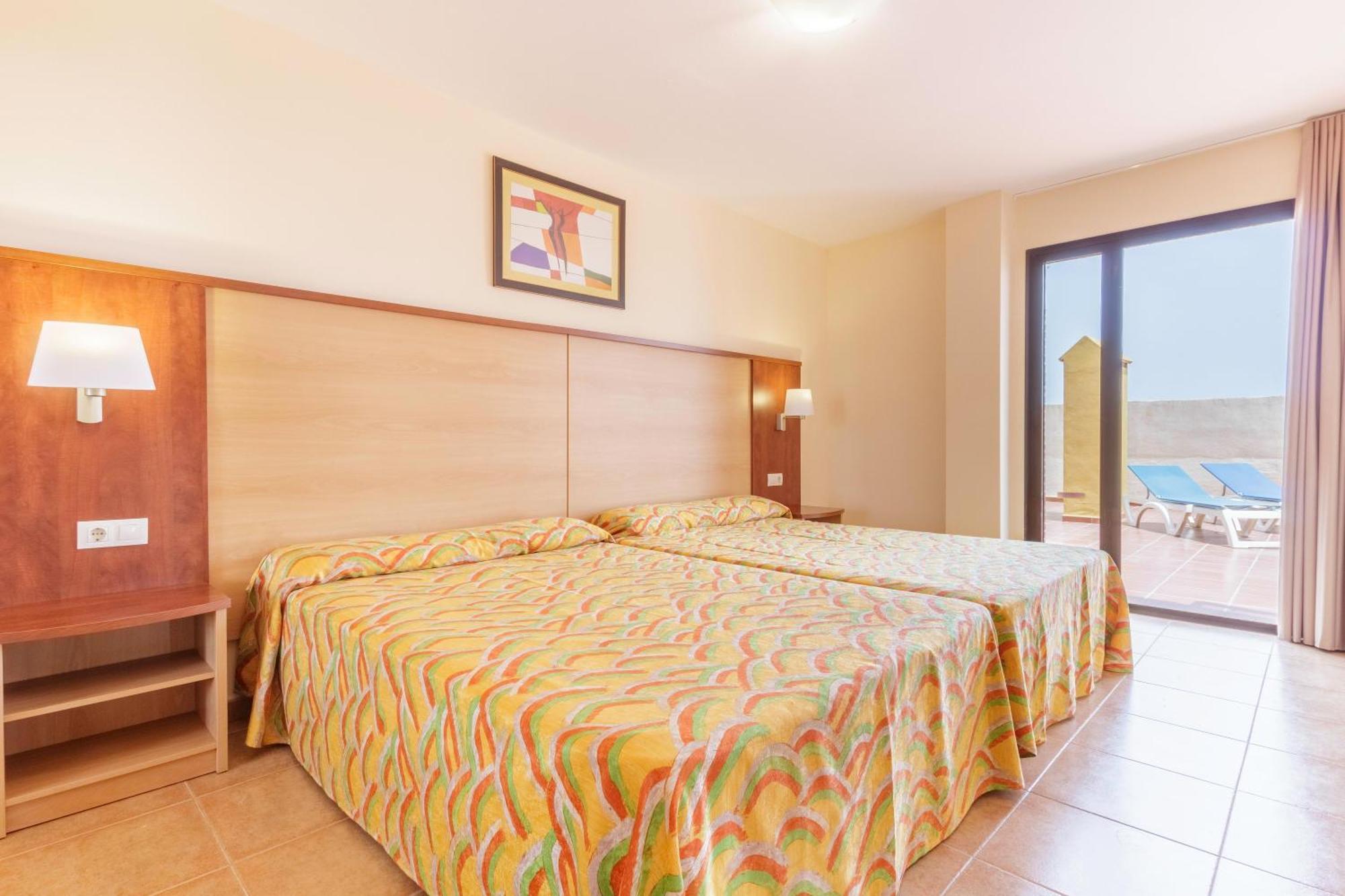Apartamentos Best Alcazar La Herradura  Exterior photo